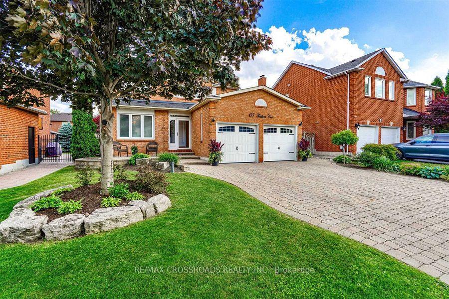 Photo 2 of 177 Findhorn Crescent, Vaughan, Maple — HOMEH