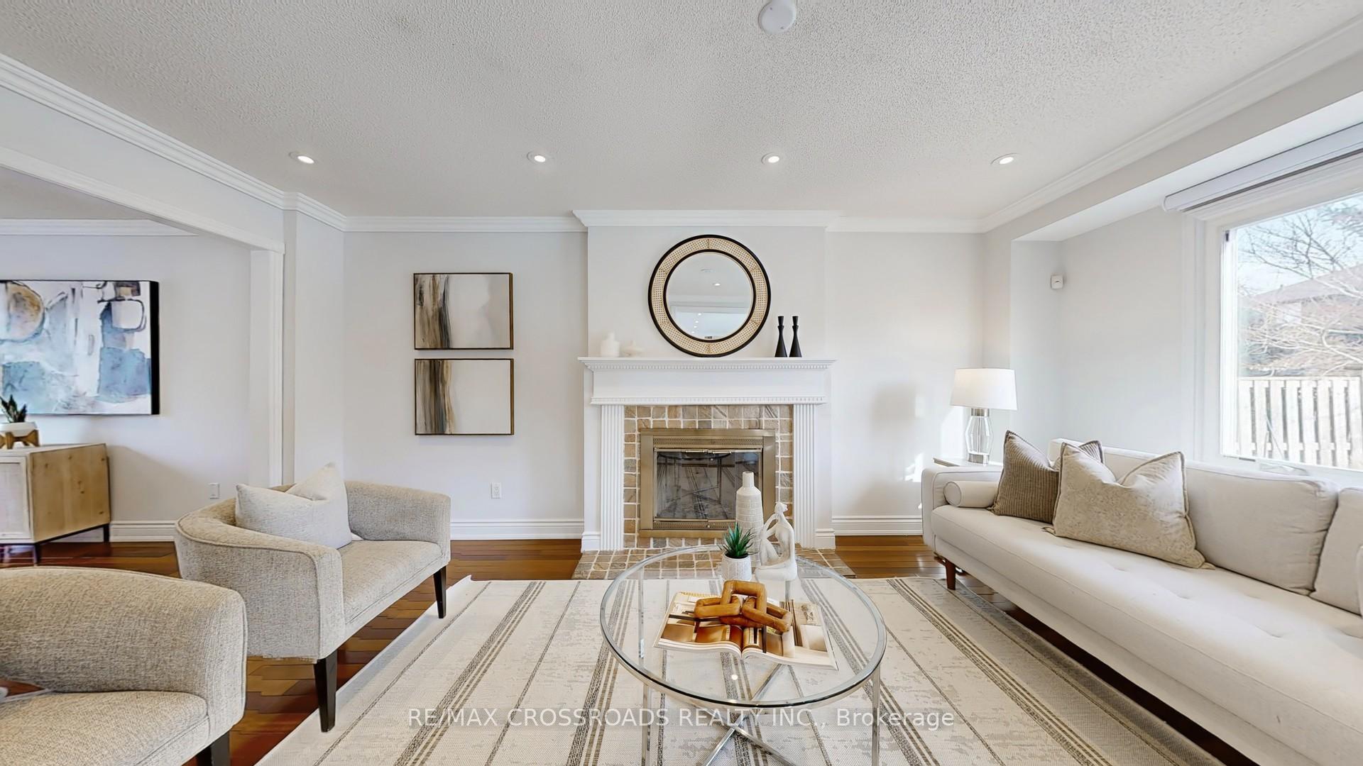Photo 5 of 177 Findhorn Crescent, Vaughan, Maple — HOMEH