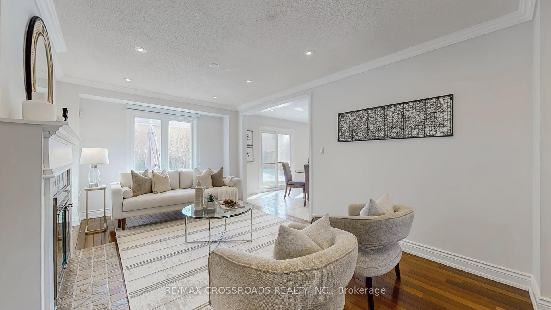 Photo 6 of 177 Findhorn Crescent, Vaughan, Maple — HOMEH