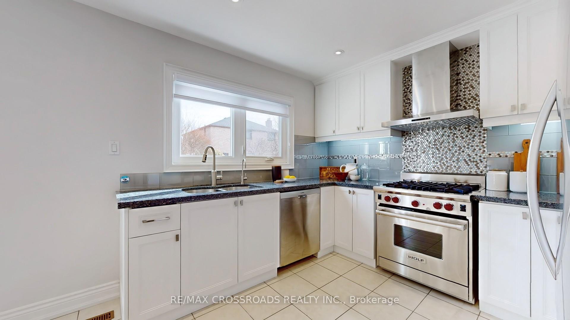 Photo 12 of 177 Findhorn Crescent, Vaughan, Maple — HOMEH