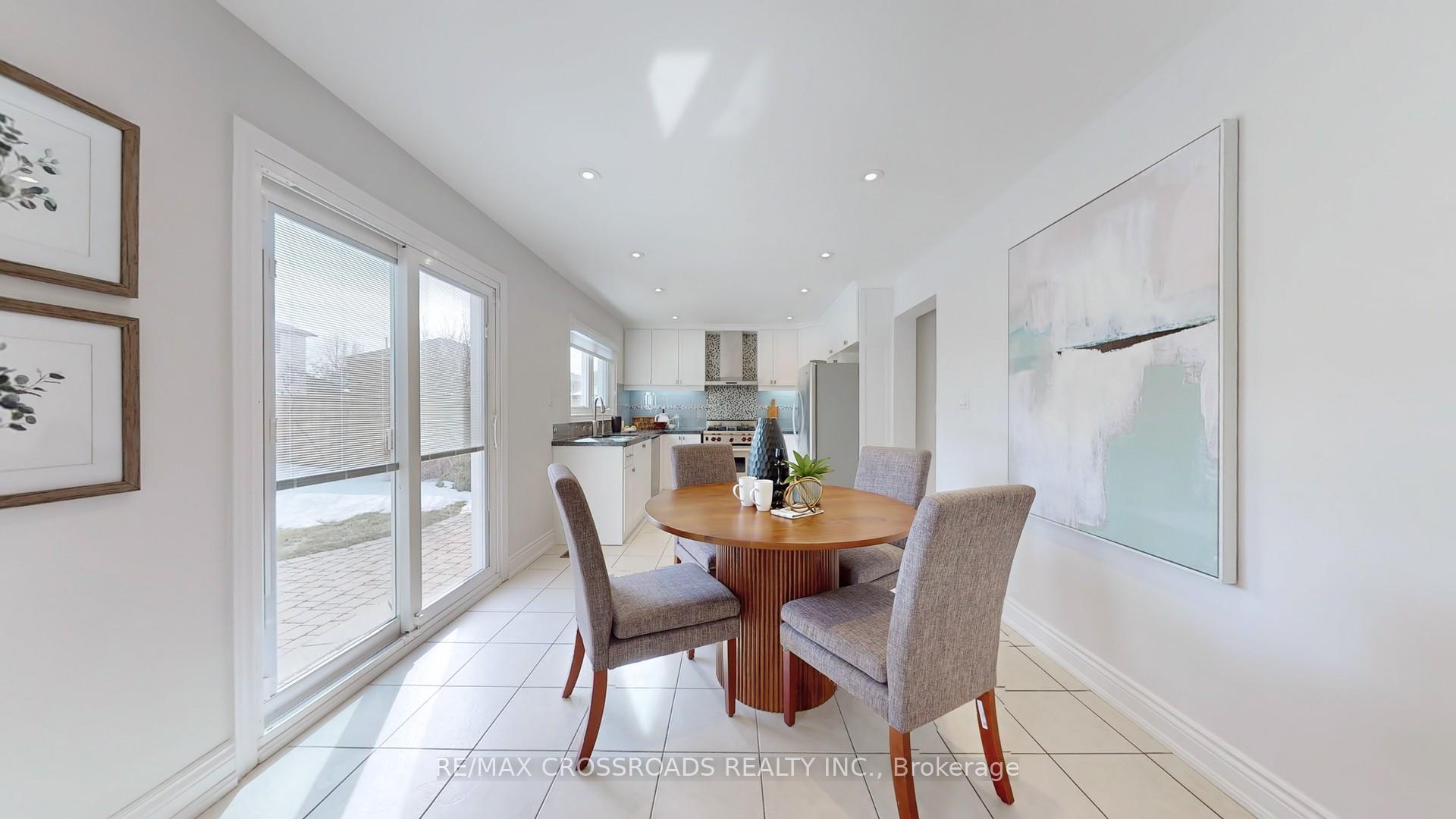 Photo 13 of 177 Findhorn Crescent, Vaughan, Maple — HOMEH