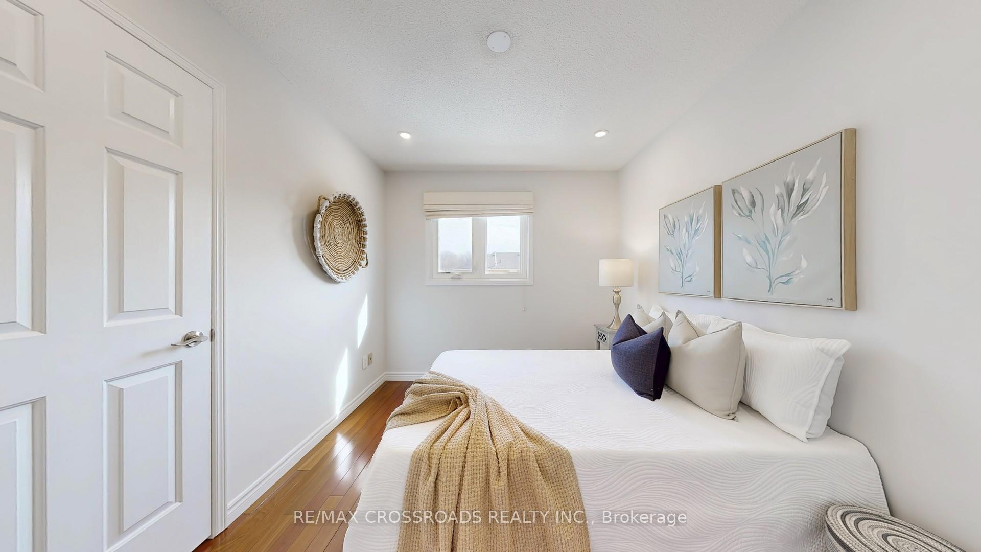 Photo 22 of 177 Findhorn Crescent, Vaughan, Maple — HOMEH
