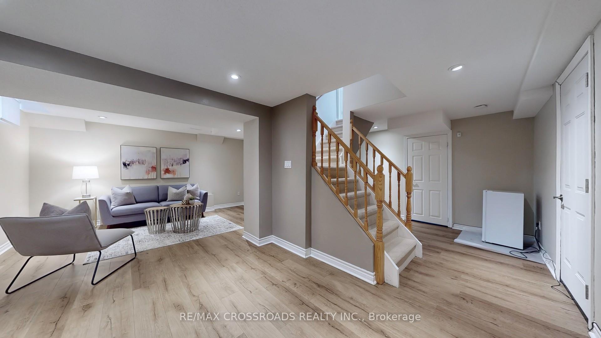Photo 24 of 177 Findhorn Crescent, Vaughan, Maple — HOMEH