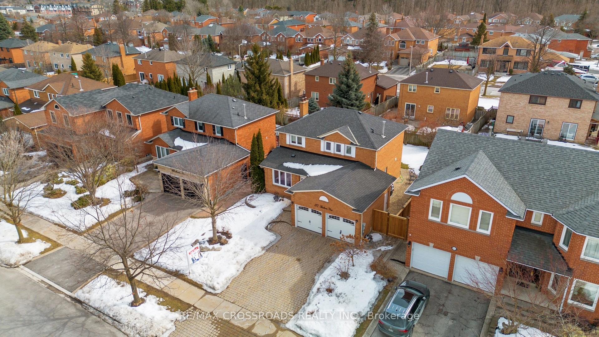 Photo 32 of 177 Findhorn Crescent, Vaughan, Maple — HOMEH