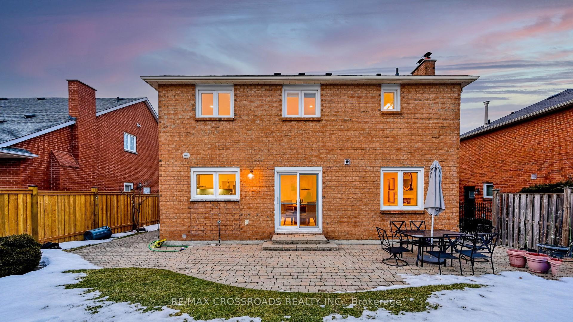 Photo 35 of 177 Findhorn Crescent, Vaughan, Maple — HOMEH