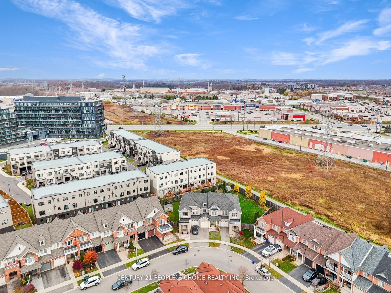 Photo 4 of 4872 Capri Crescent, Burlington, Alton — HOMEH