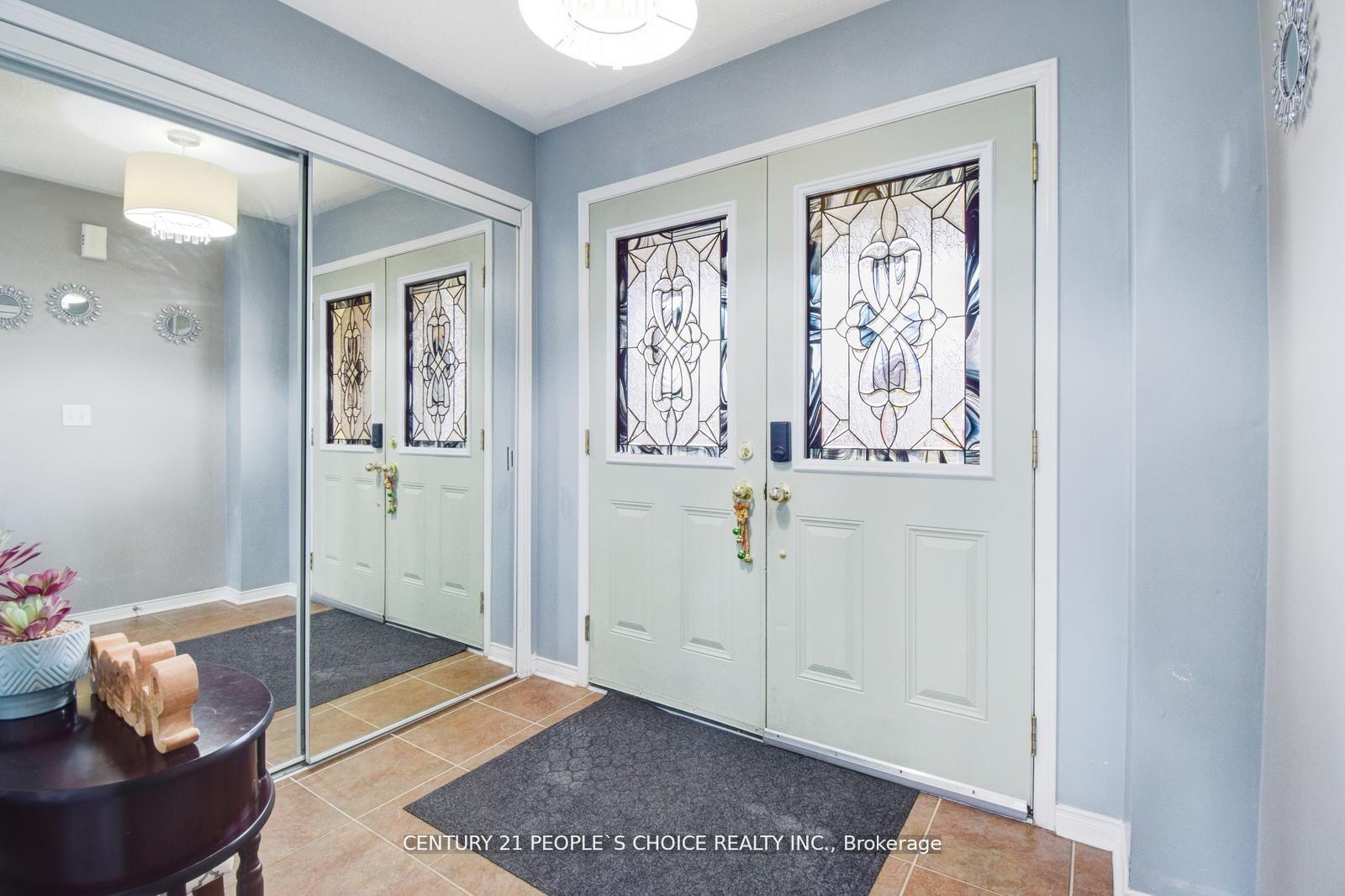 Photo 11 of 4872 Capri Crescent, Burlington, Alton — HOMEH