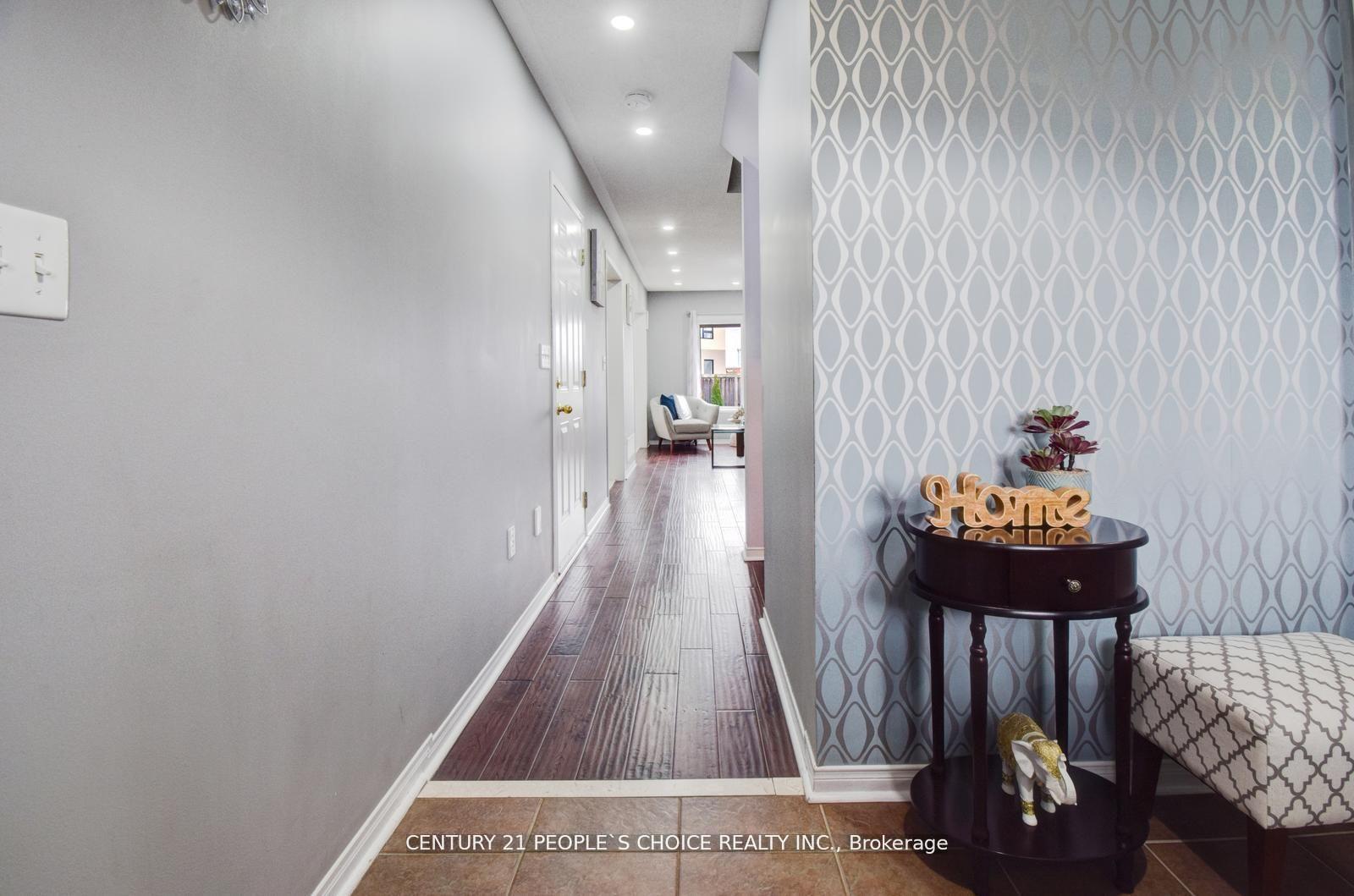 Photo 12 of 4872 Capri Crescent, Burlington, Alton — HOMEH