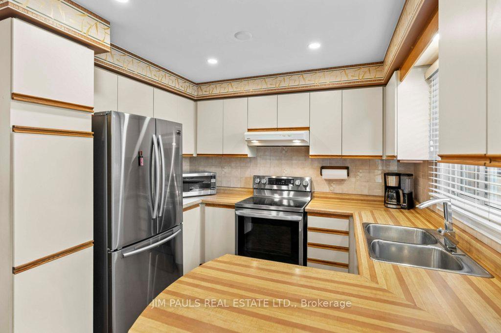 Photo 13 of 64 Abbot Drive, Hamilton, Burkholme — HOMEH