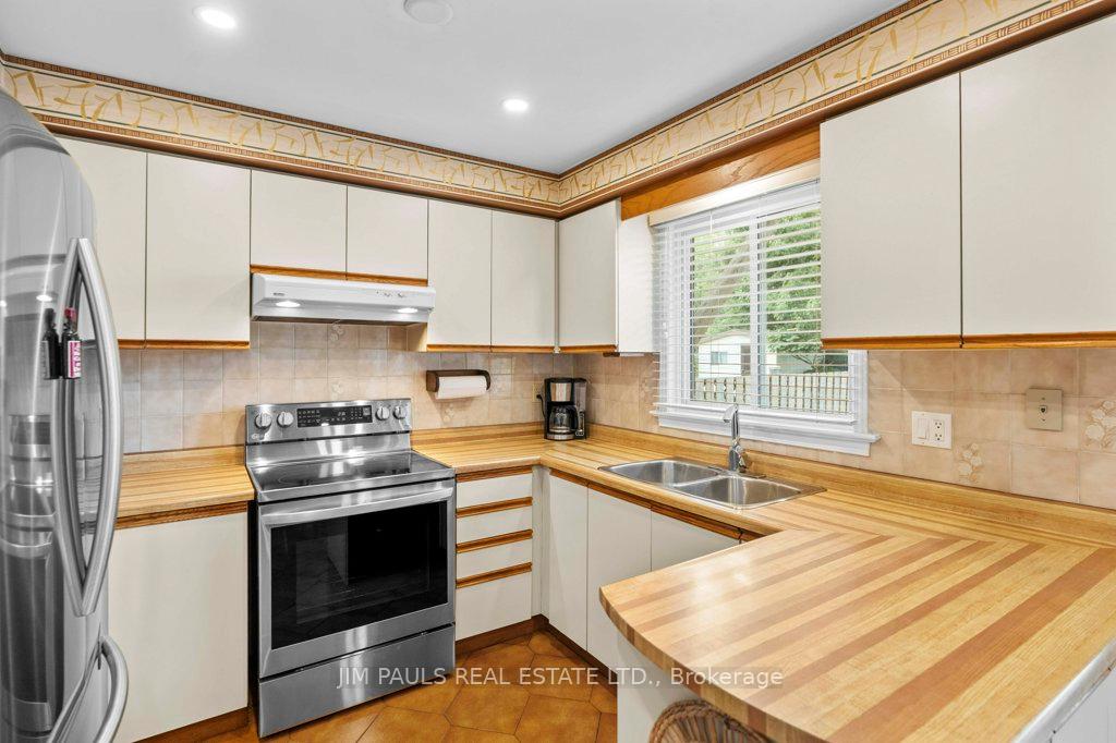 Photo 14 of 64 Abbot Drive, Hamilton, Burkholme — HOMEH