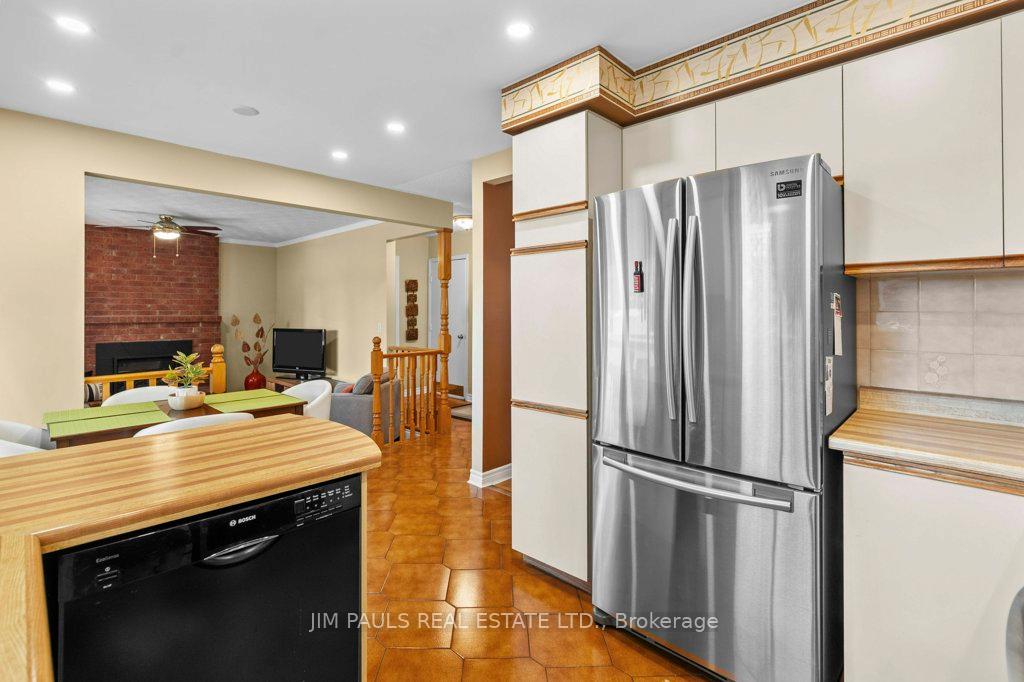 Photo 15 of 64 Abbot Drive, Hamilton, Burkholme — HOMEH