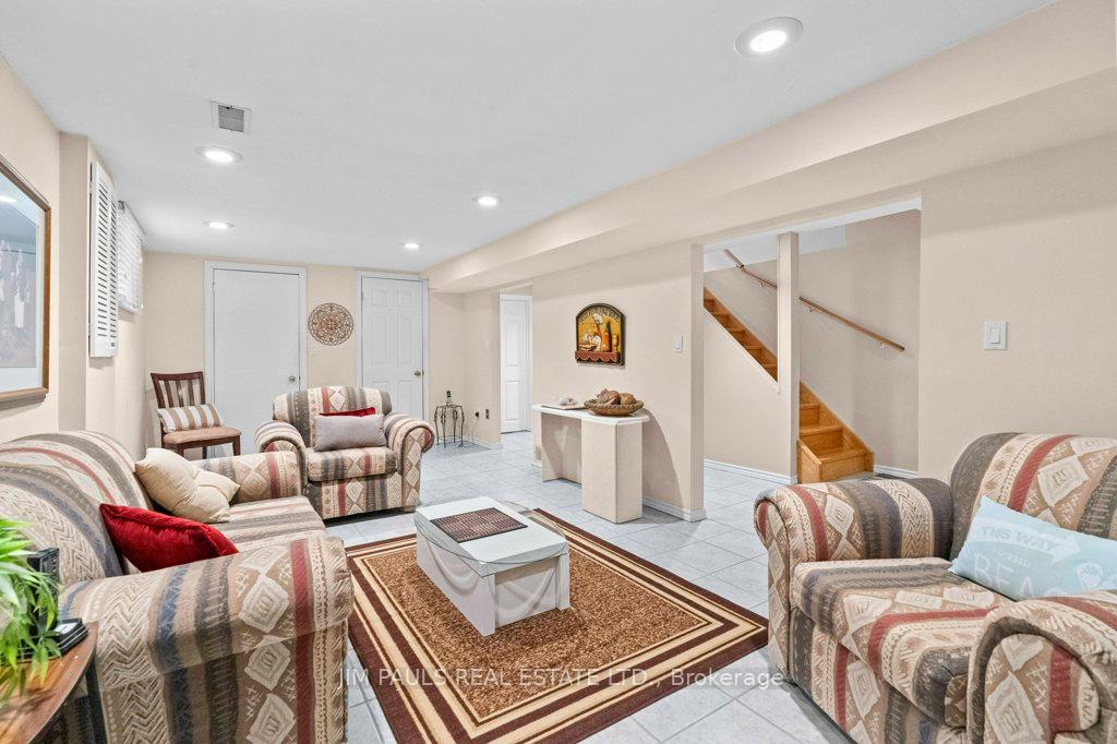 Photo 34 of 64 Abbot Drive, Hamilton, Burkholme — HOMEH