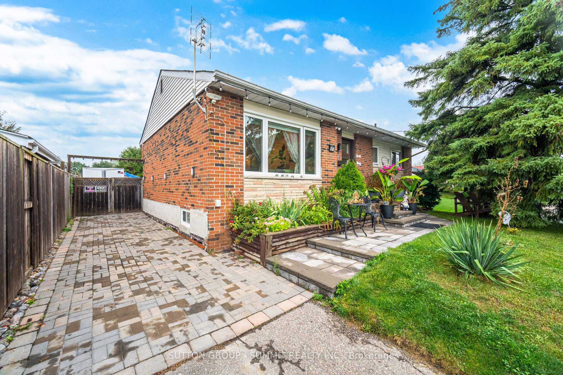 Photo 2 of 18 Golding Avenue, Brampton, Brampton East — HOMEH