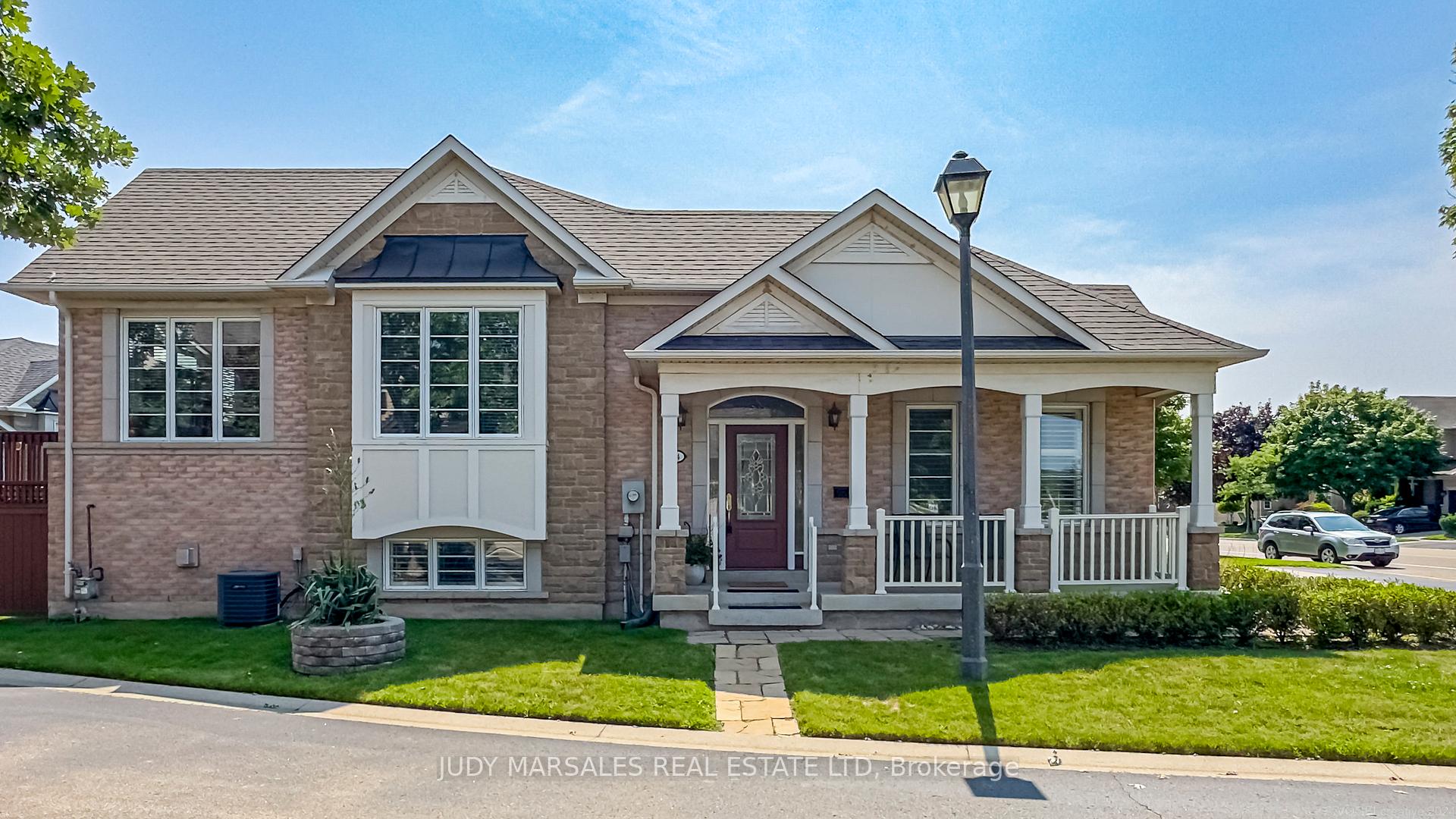 Photo 4 of Unit 34, 4400 Millcroft Park Drive, Burlington, Rose — HOMEH