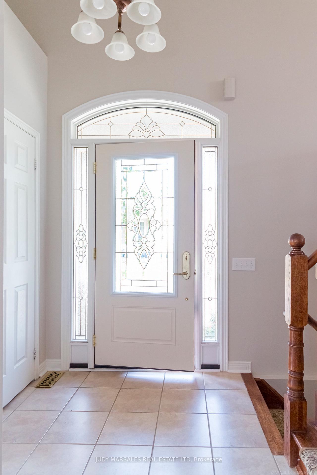 Photo 6 of Unit 34, 4400 Millcroft Park Drive, Burlington, Rose — HOMEH