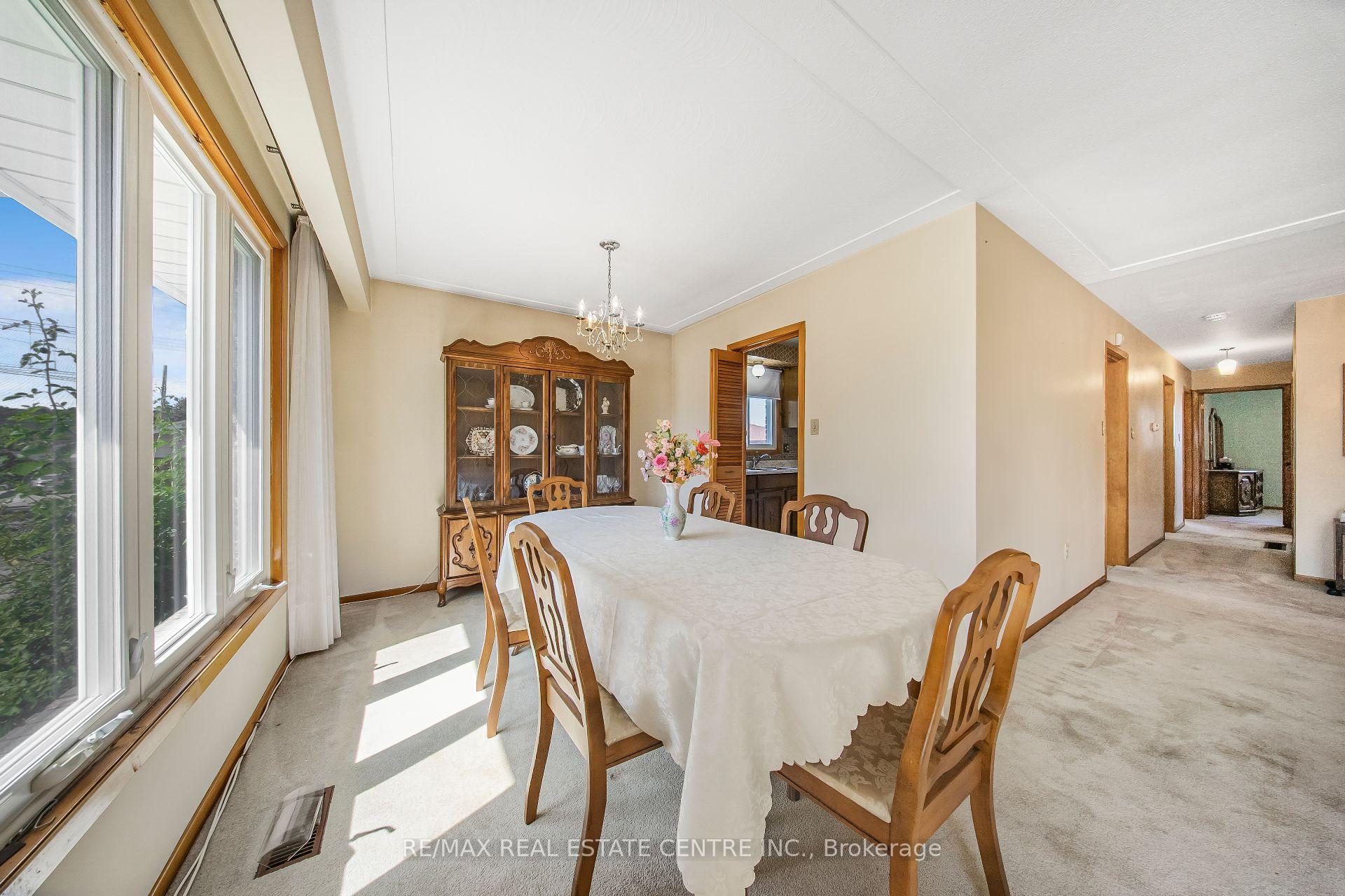 Photo 4 of 103 Forest Hill Crescent, Hamilton, Red Hill — HOMEH