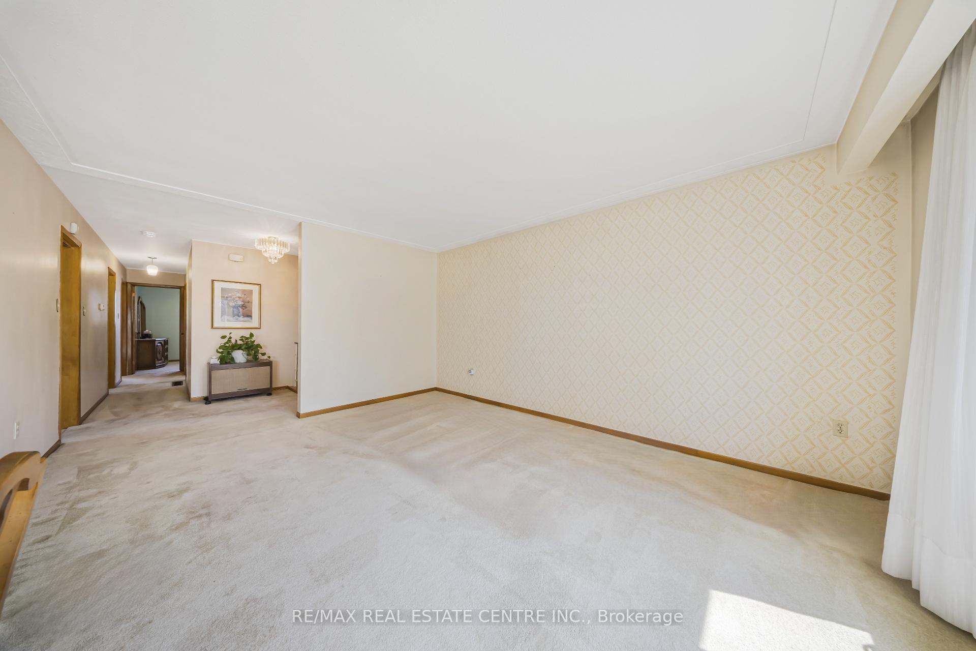 Photo 9 of 103 Forest Hill Crescent, Hamilton, Red Hill — HOMEH