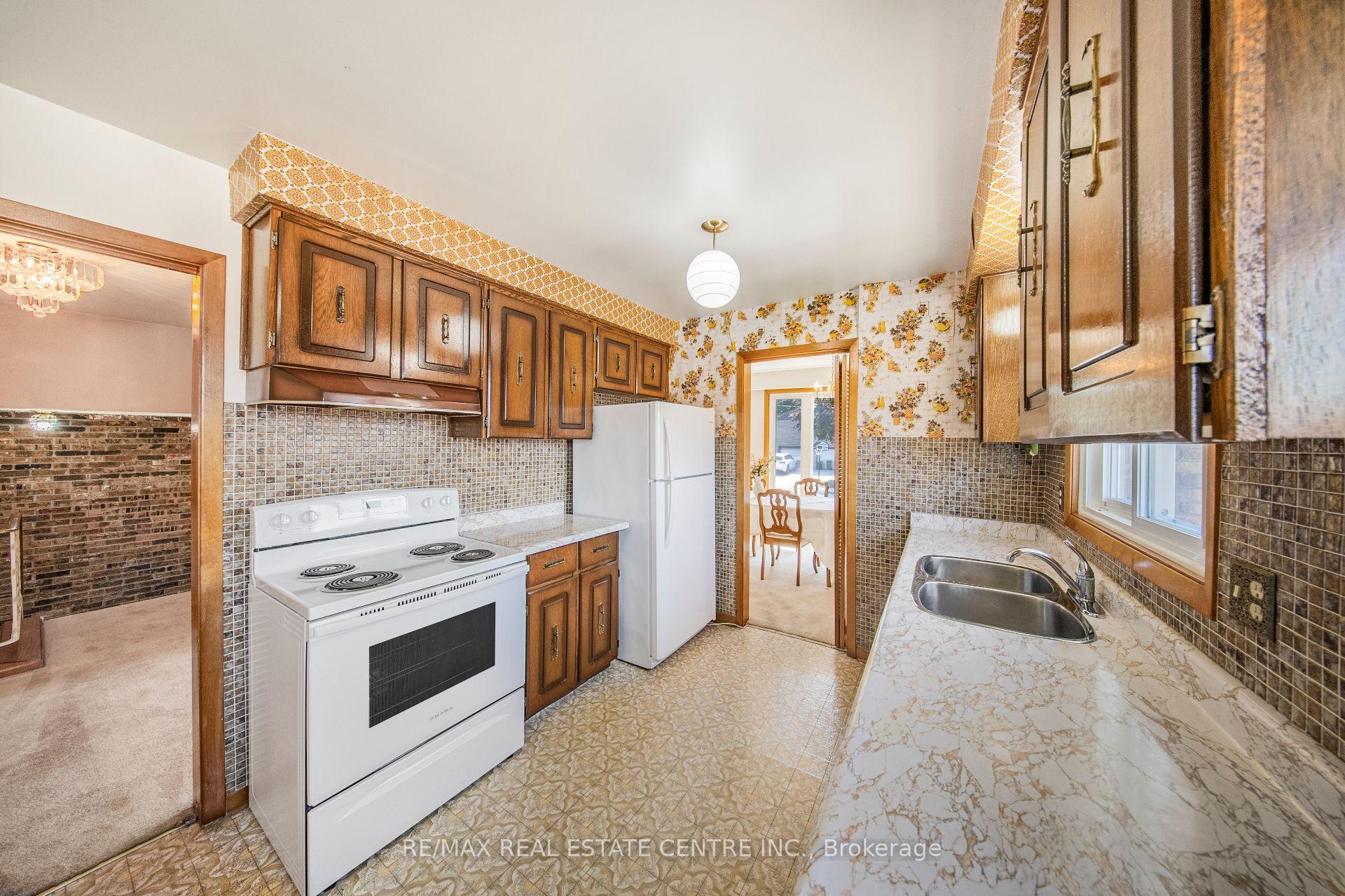 Photo 10 of 103 Forest Hill Crescent, Hamilton, Red Hill — HOMEH