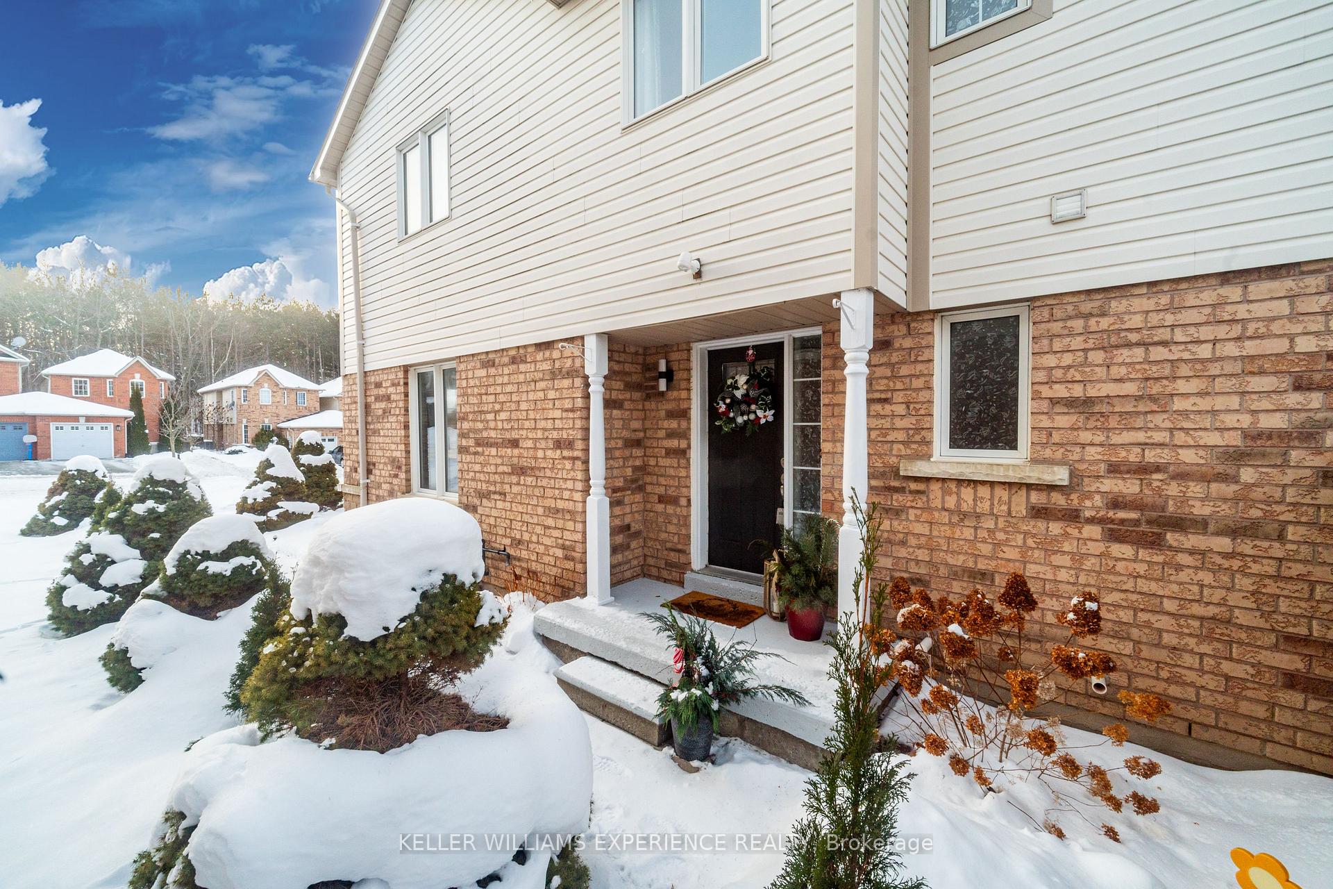 Photo 5 of 59 Hawthorne Crescent, Barrie, Ardagh — HOMEH
