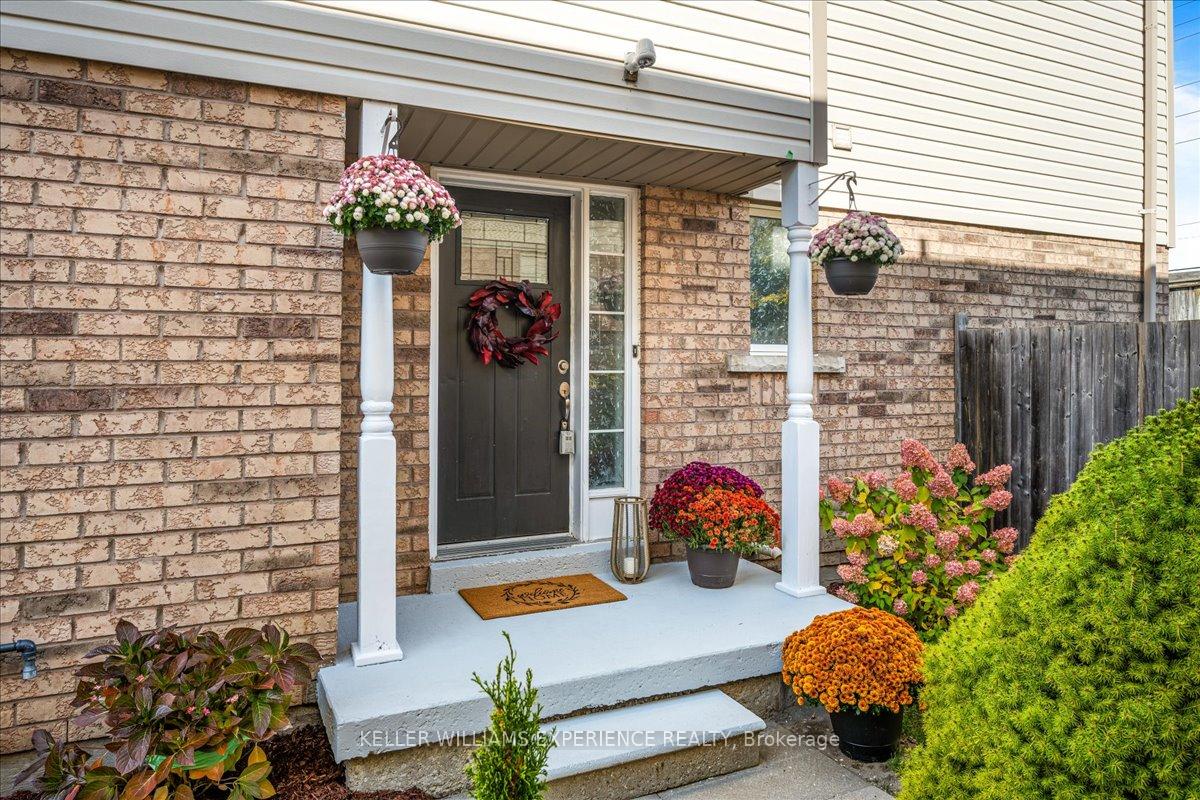Photo 10 of 59 Hawthorne Crescent, Barrie, Ardagh — HOMEH
