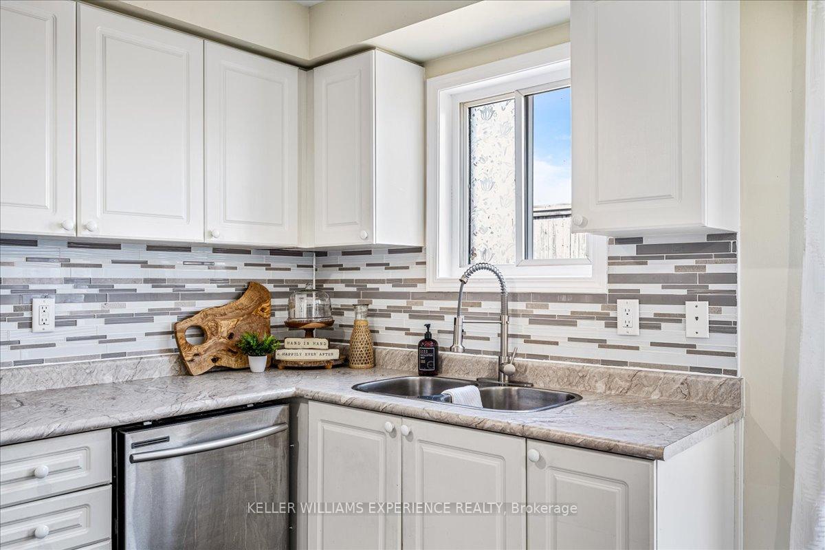 Photo 15 of 59 Hawthorne Crescent, Barrie, Ardagh — HOMEH