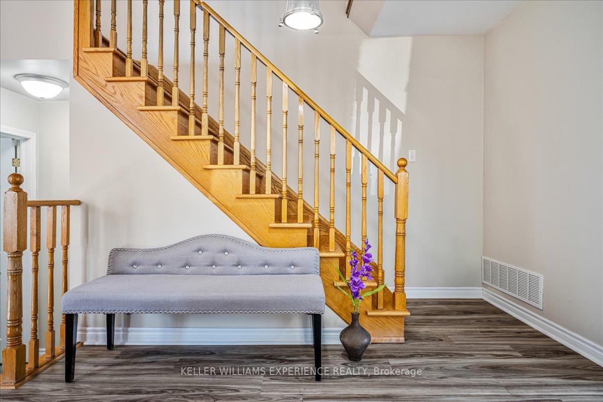 Photo 21 of 59 Hawthorne Crescent, Barrie, Ardagh — HOMEH