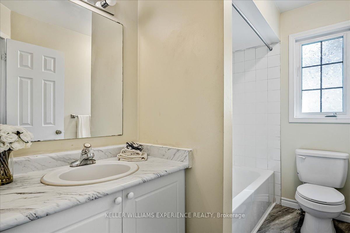 Photo 33 of 59 Hawthorne Crescent, Barrie, Ardagh — HOMEH