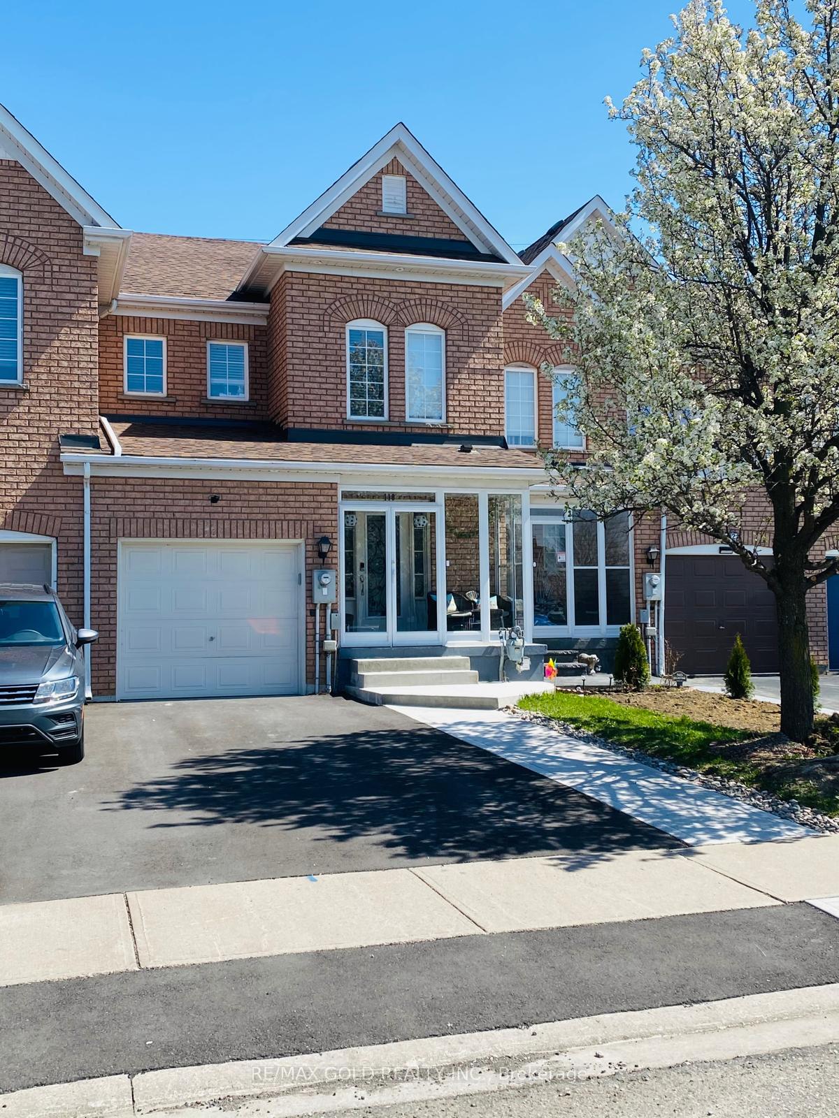 Photo 2 of Unit Upper, 110 Monaco Court, Brampton, Fletcher's Meadow — HOMEH
