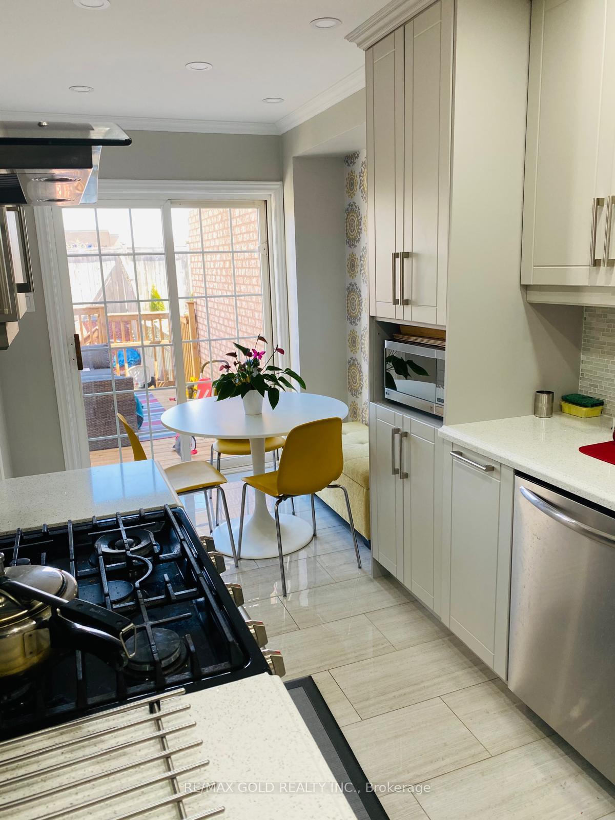 Photo 4 of Unit Upper, 110 Monaco Court, Brampton, Fletcher's Meadow — HOMEH