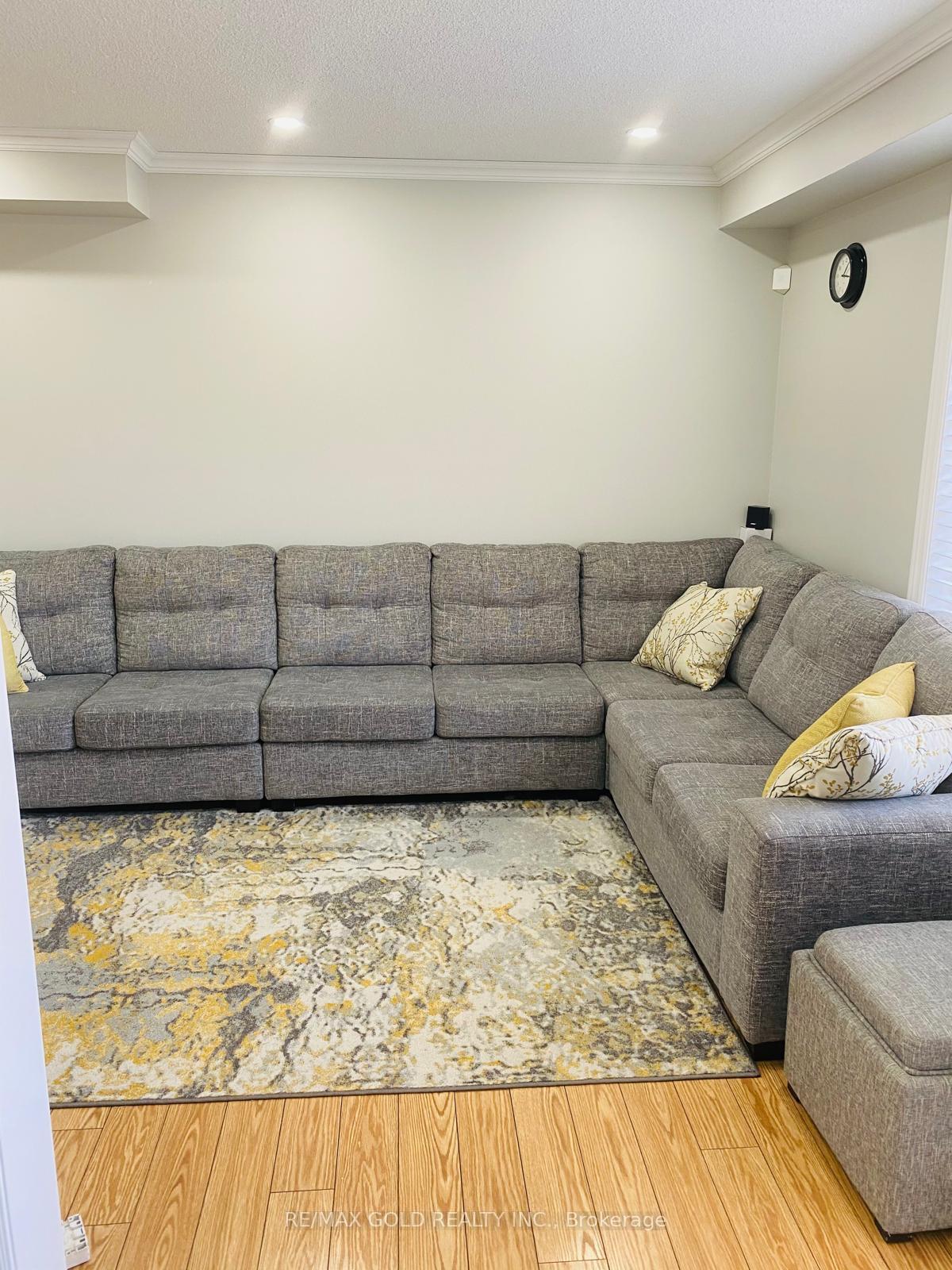 Photo 8 of Unit Upper, 110 Monaco Court, Brampton, Fletcher's Meadow — HOMEH