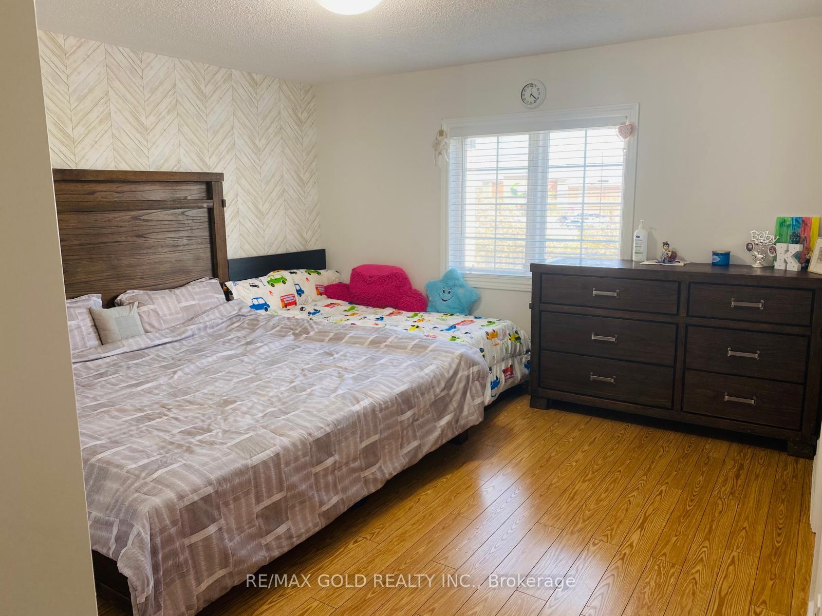 Photo 10 of Unit Upper, 110 Monaco Court, Brampton, Fletcher's Meadow — HOMEH