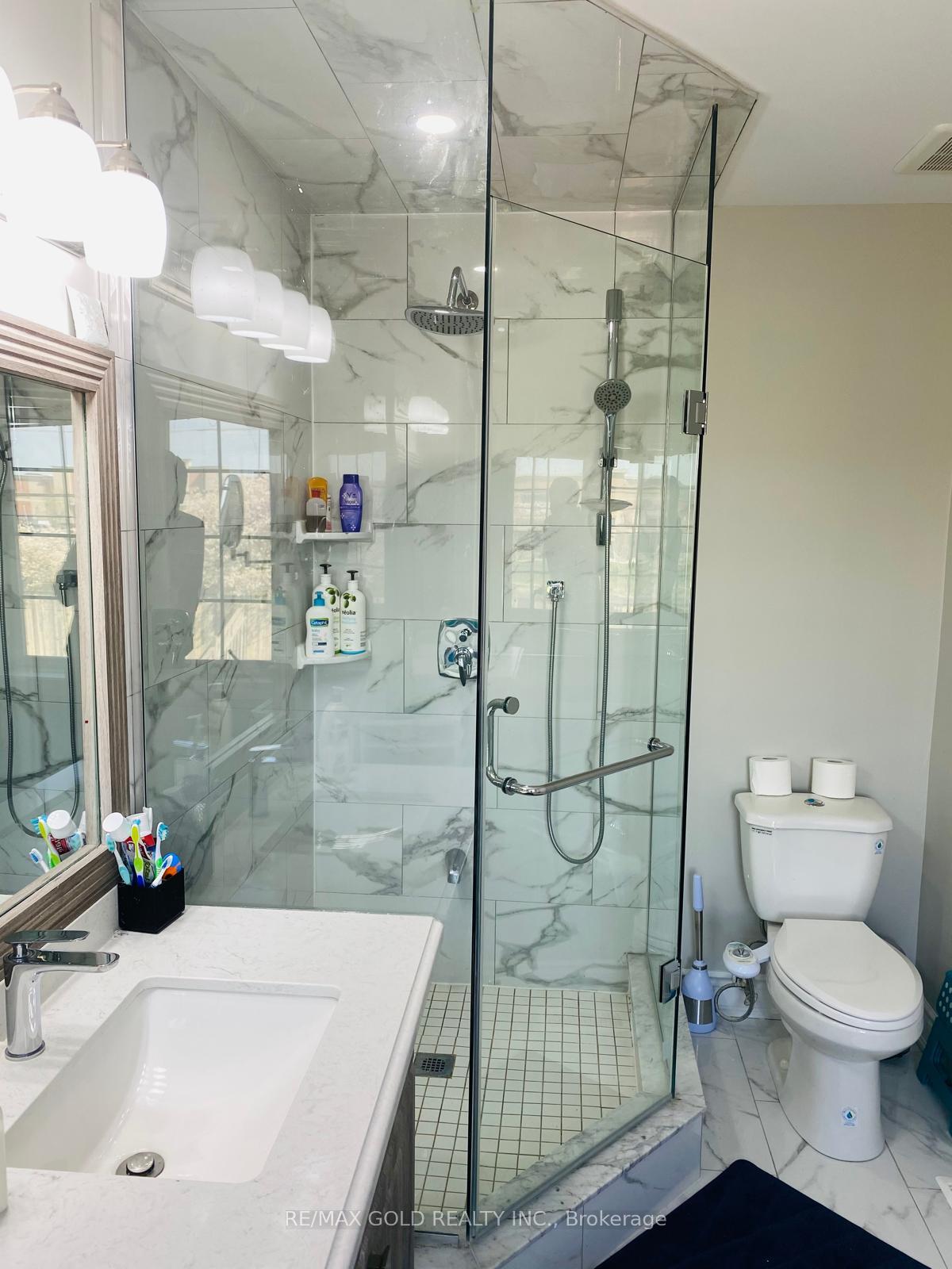 Photo 12 of Unit Upper, 110 Monaco Court, Brampton, Fletcher's Meadow — HOMEH
