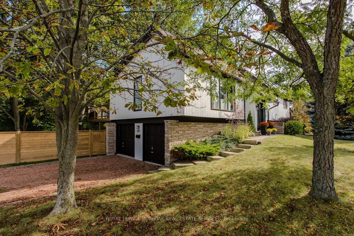 Photo 1 of 1891 Heather Hills Drive, Burlington, Tyandaga — HOMEH