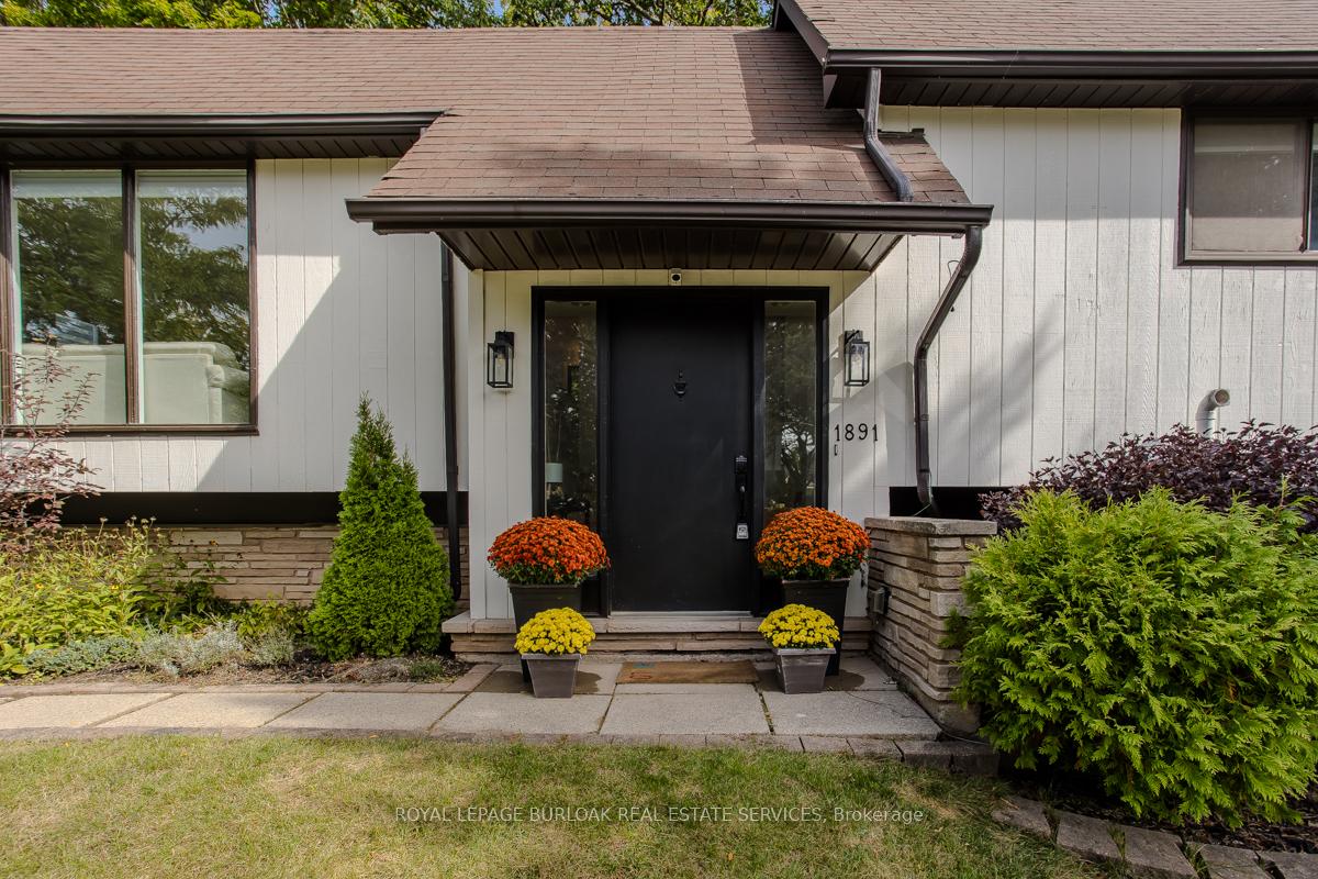 Photo 3 of 1891 Heather Hills Drive, Burlington, Tyandaga — HOMEH