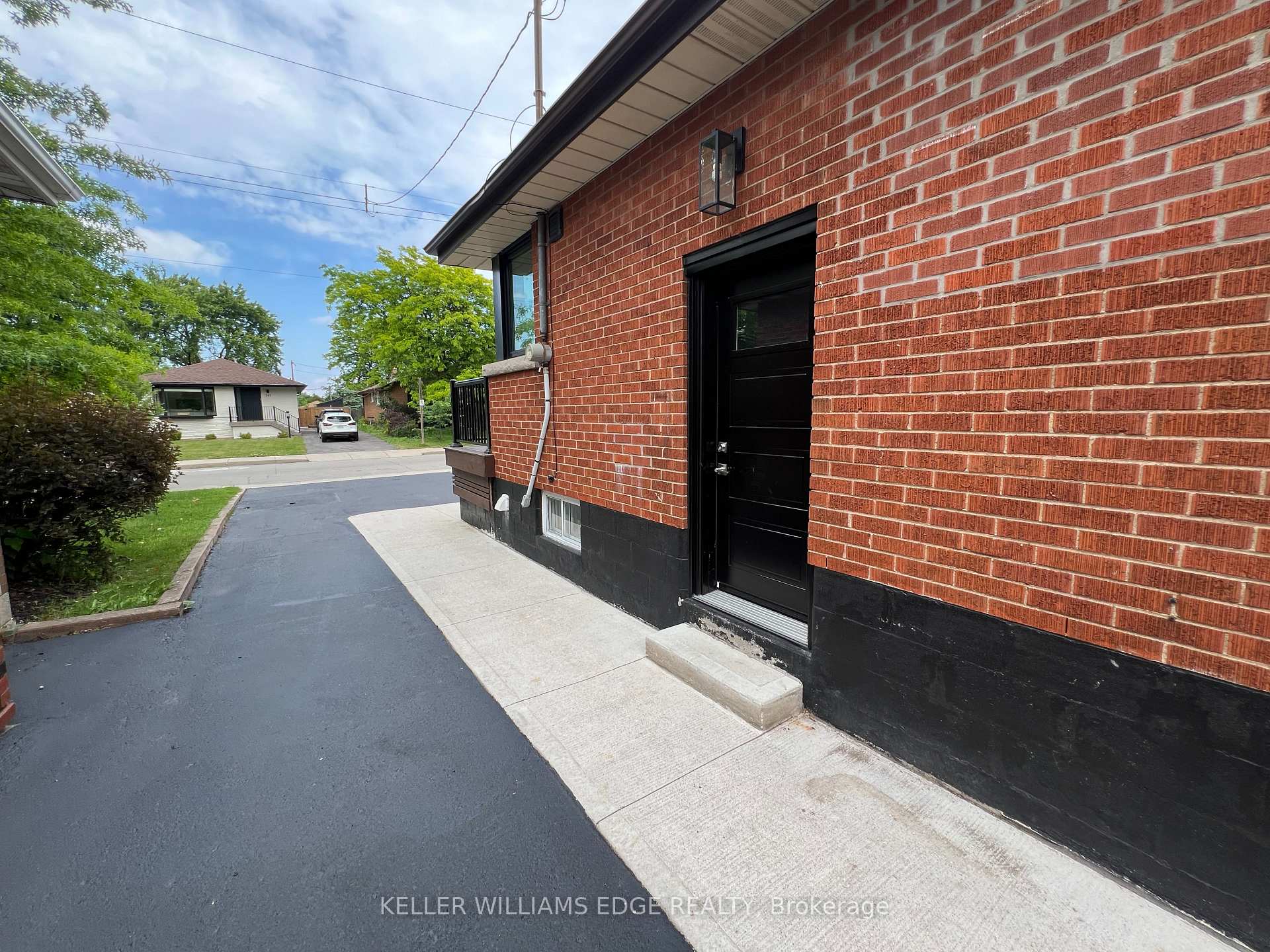 Photo 24 of 142 South Bend Road E, Hamilton, Balfour — HOMEH
