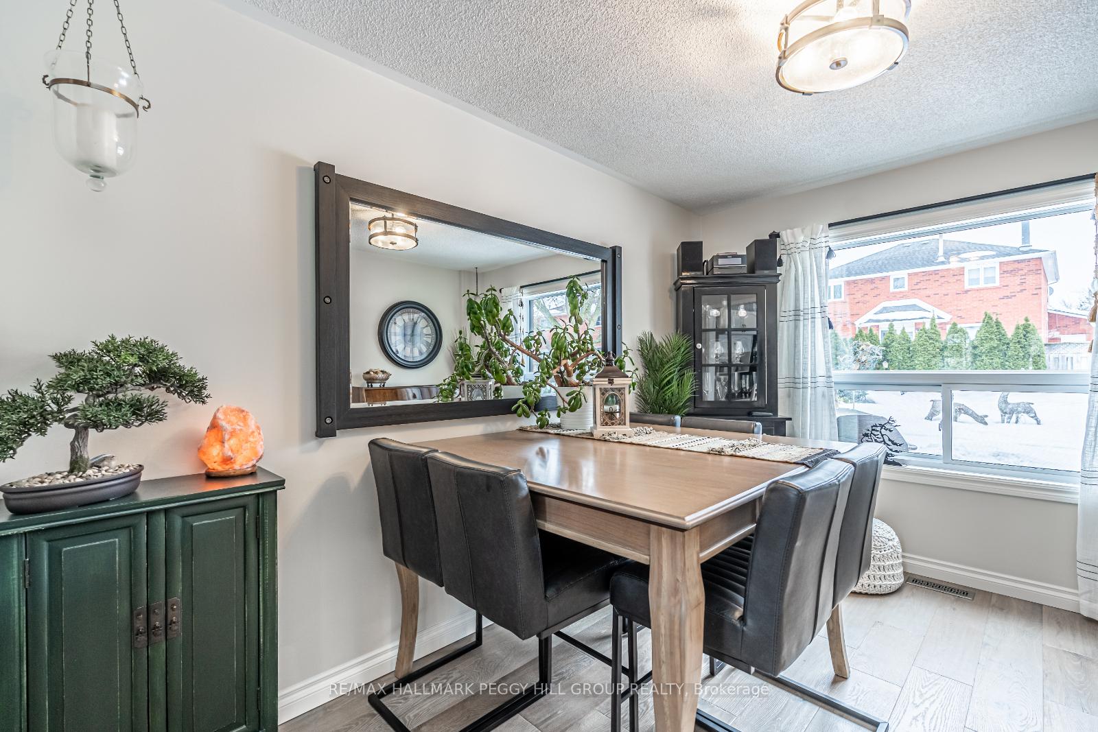 Photo 4 of 13 Bishop Drive, Barrie, Ardagh — HOMEH