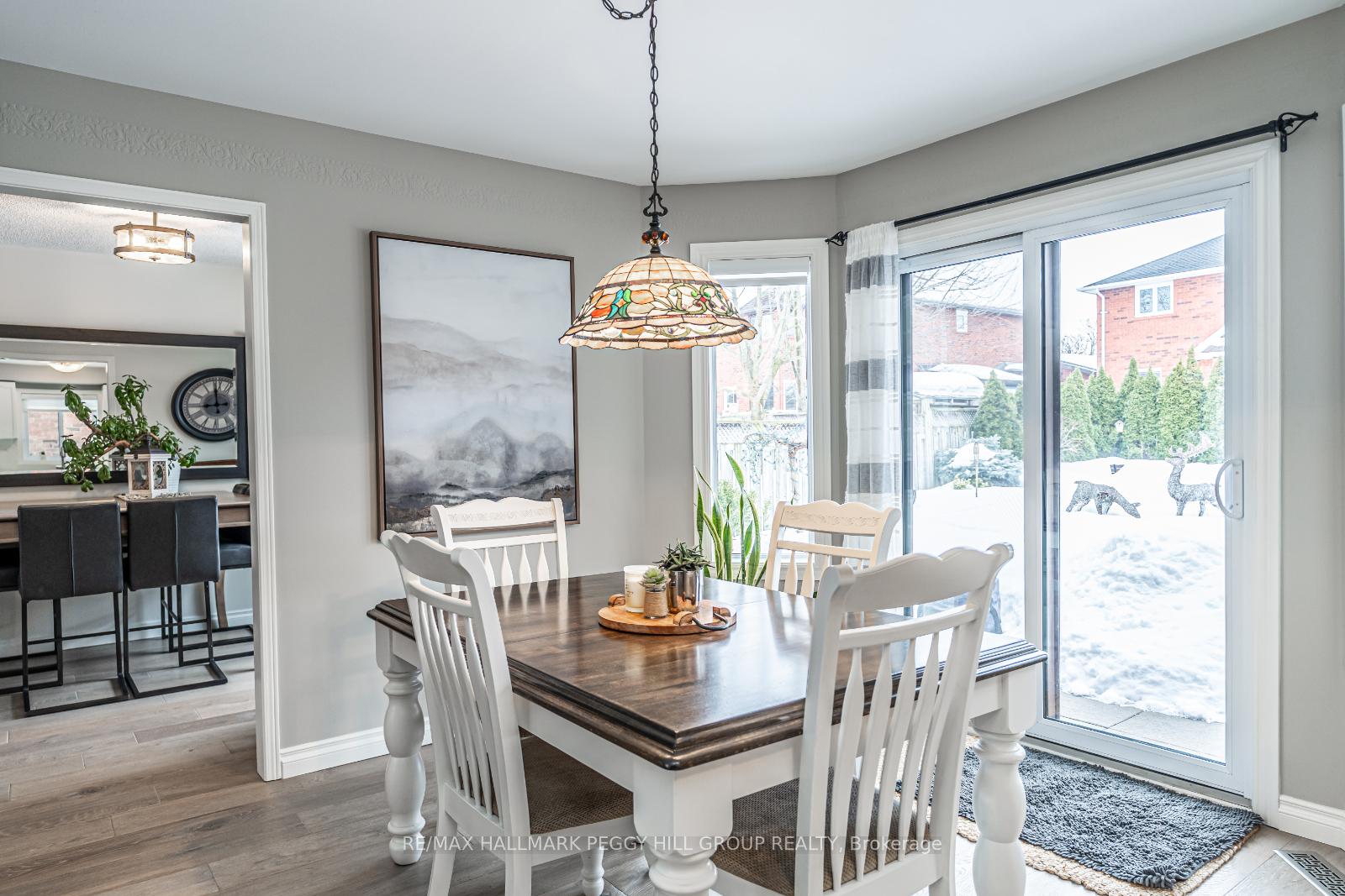 Photo 5 of 13 Bishop Drive, Barrie, Ardagh — HOMEH