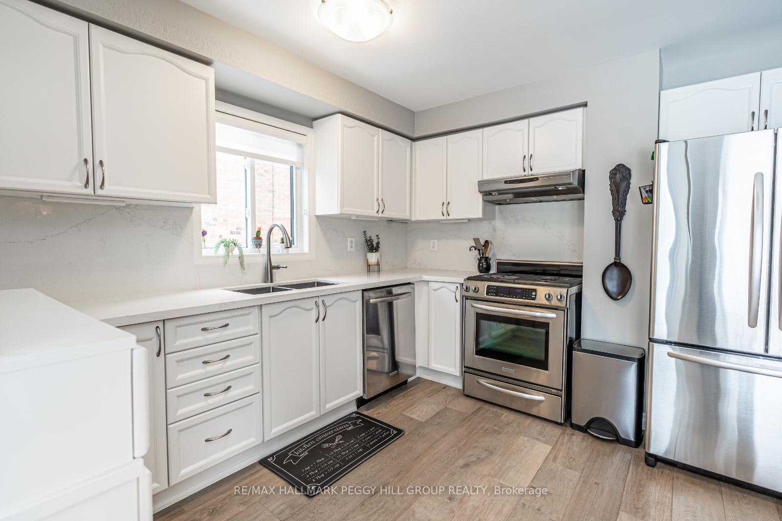 Photo 6 of 13 Bishop Drive, Barrie, Ardagh — HOMEH