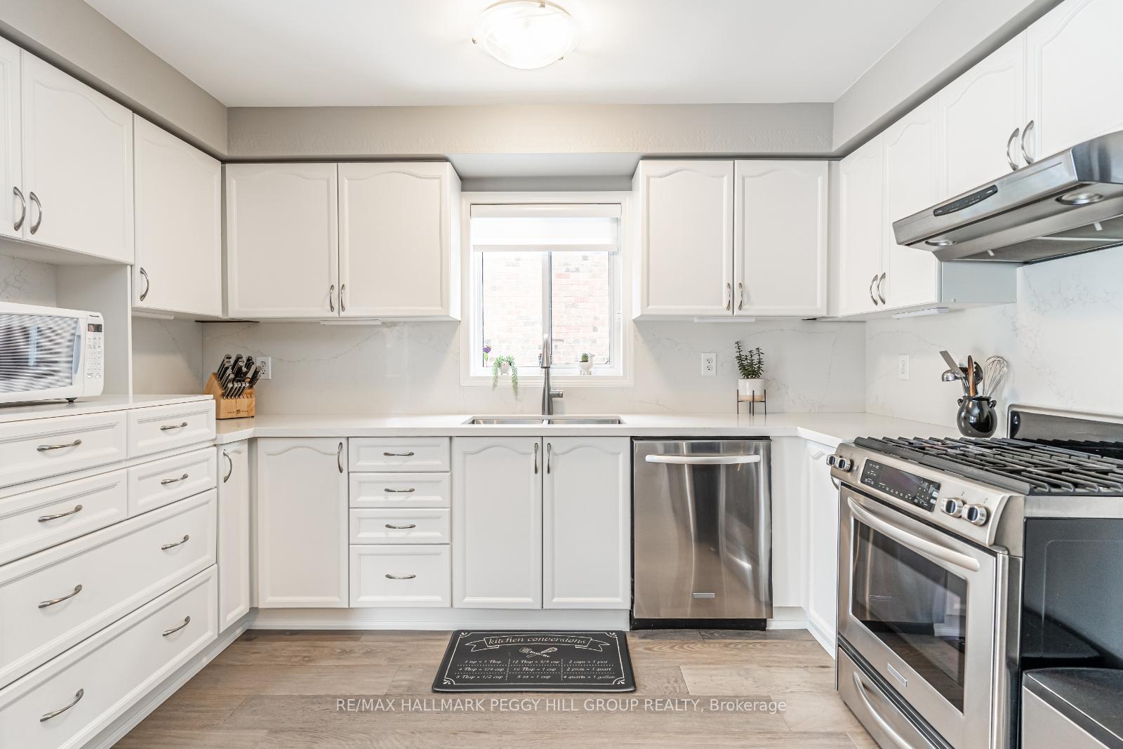Photo 7 of 13 Bishop Drive, Barrie, Ardagh — HOMEH