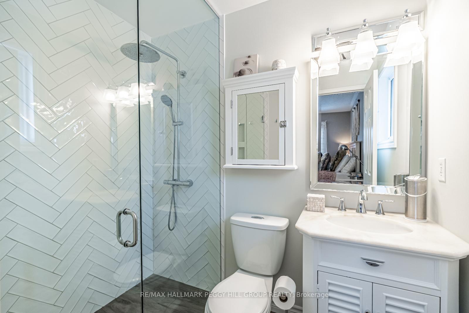 Photo 9 of 13 Bishop Drive, Barrie, Ardagh — HOMEH