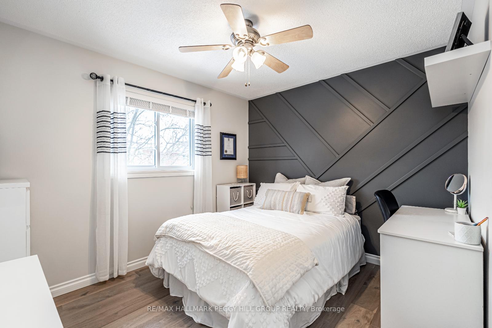 Photo 11 of 13 Bishop Drive, Barrie, Ardagh — HOMEH