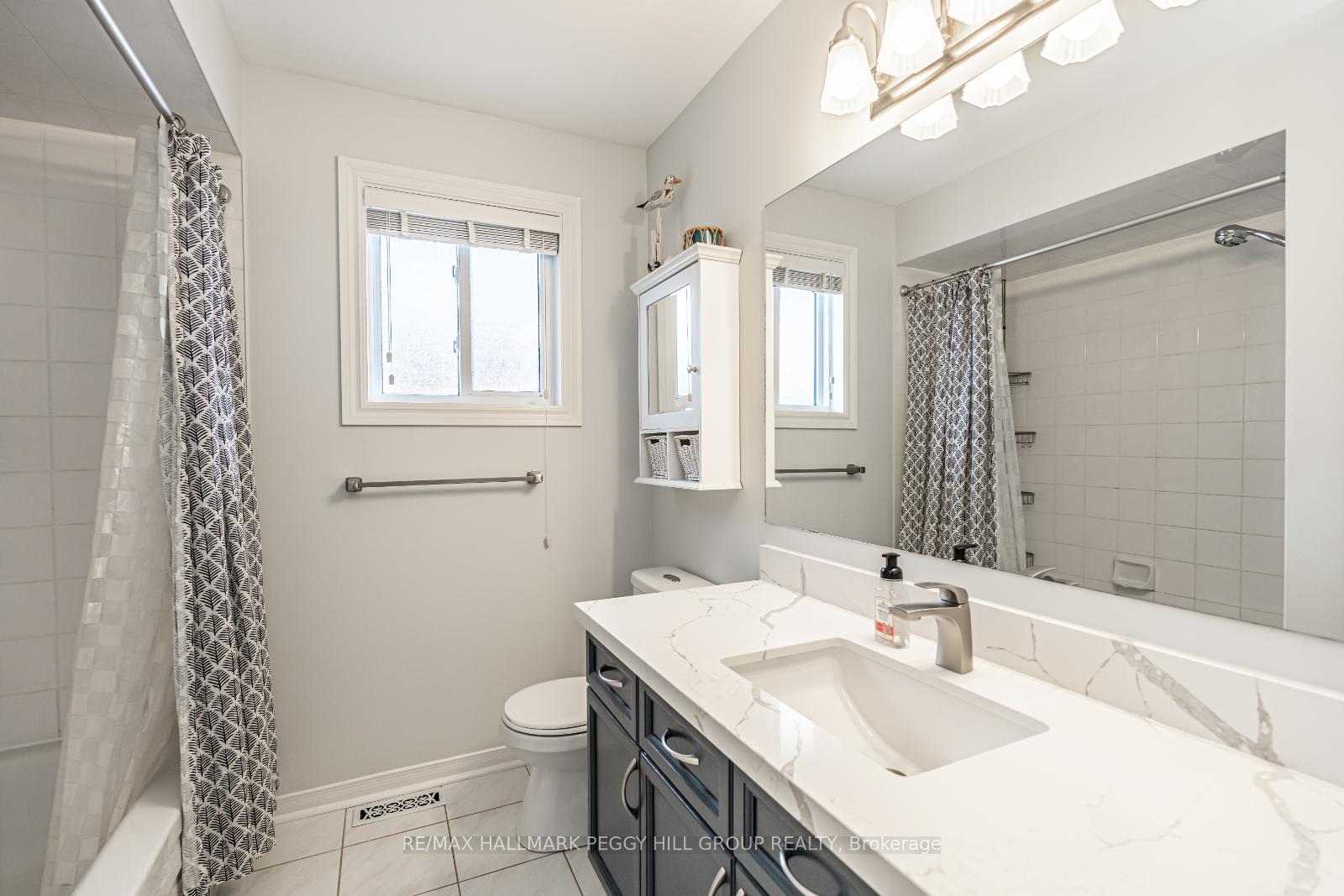 Photo 12 of 13 Bishop Drive, Barrie, Ardagh — HOMEH