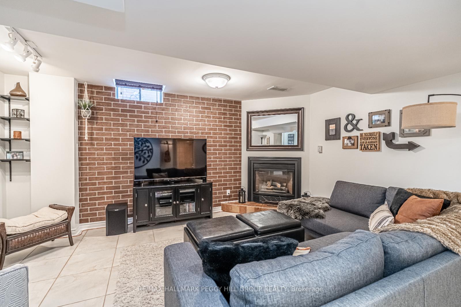 Photo 13 of 13 Bishop Drive, Barrie, Ardagh — HOMEH
