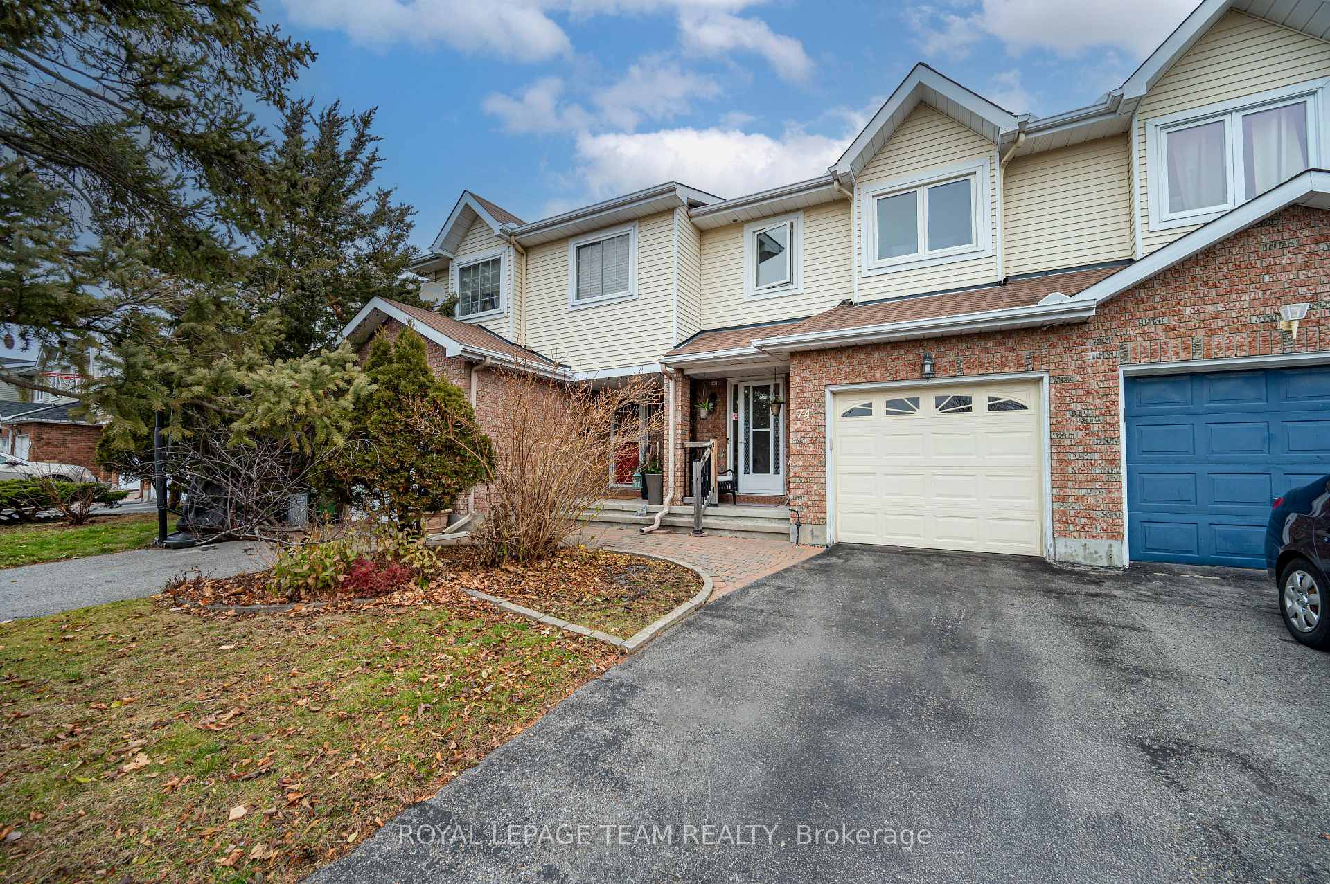Photo 2 of 74 Royal Field Crescent, Ottawa, Barrhaven - Longfields — HOMEH