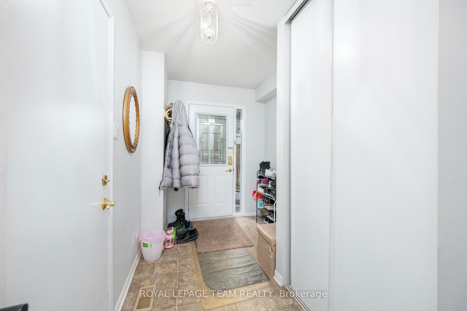 Photo 3 of 74 Royal Field Crescent, Ottawa, Barrhaven - Longfields — HOMEH