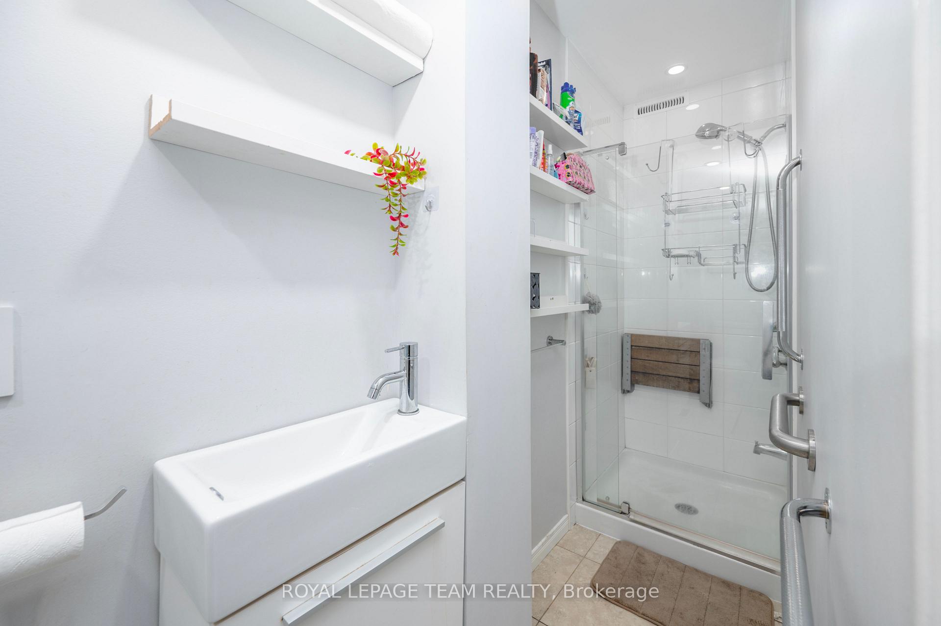 Photo 4 of 74 Royal Field Crescent, Ottawa, Barrhaven - Longfields — HOMEH