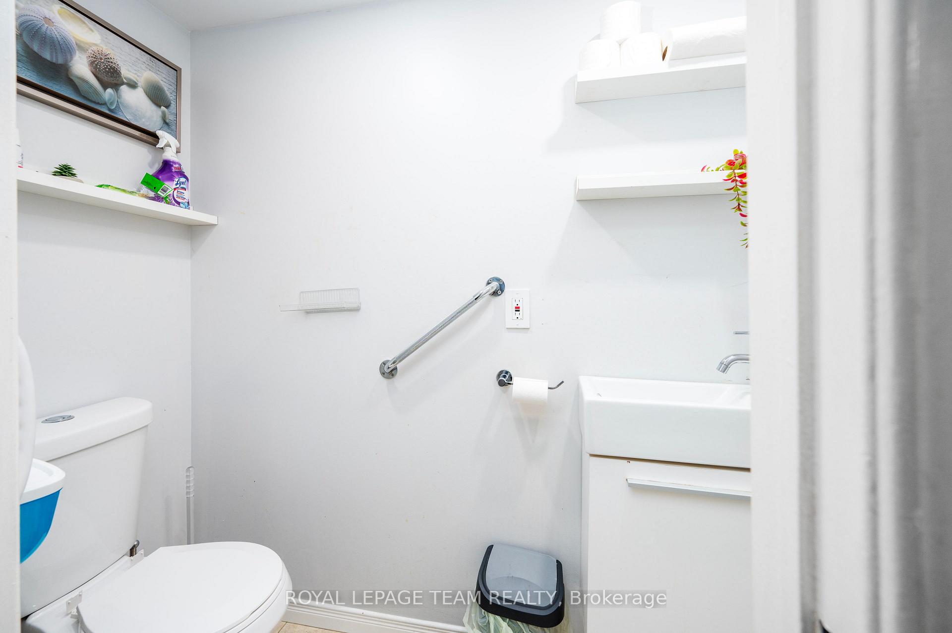 Photo 5 of 74 Royal Field Crescent, Ottawa, Barrhaven - Longfields — HOMEH