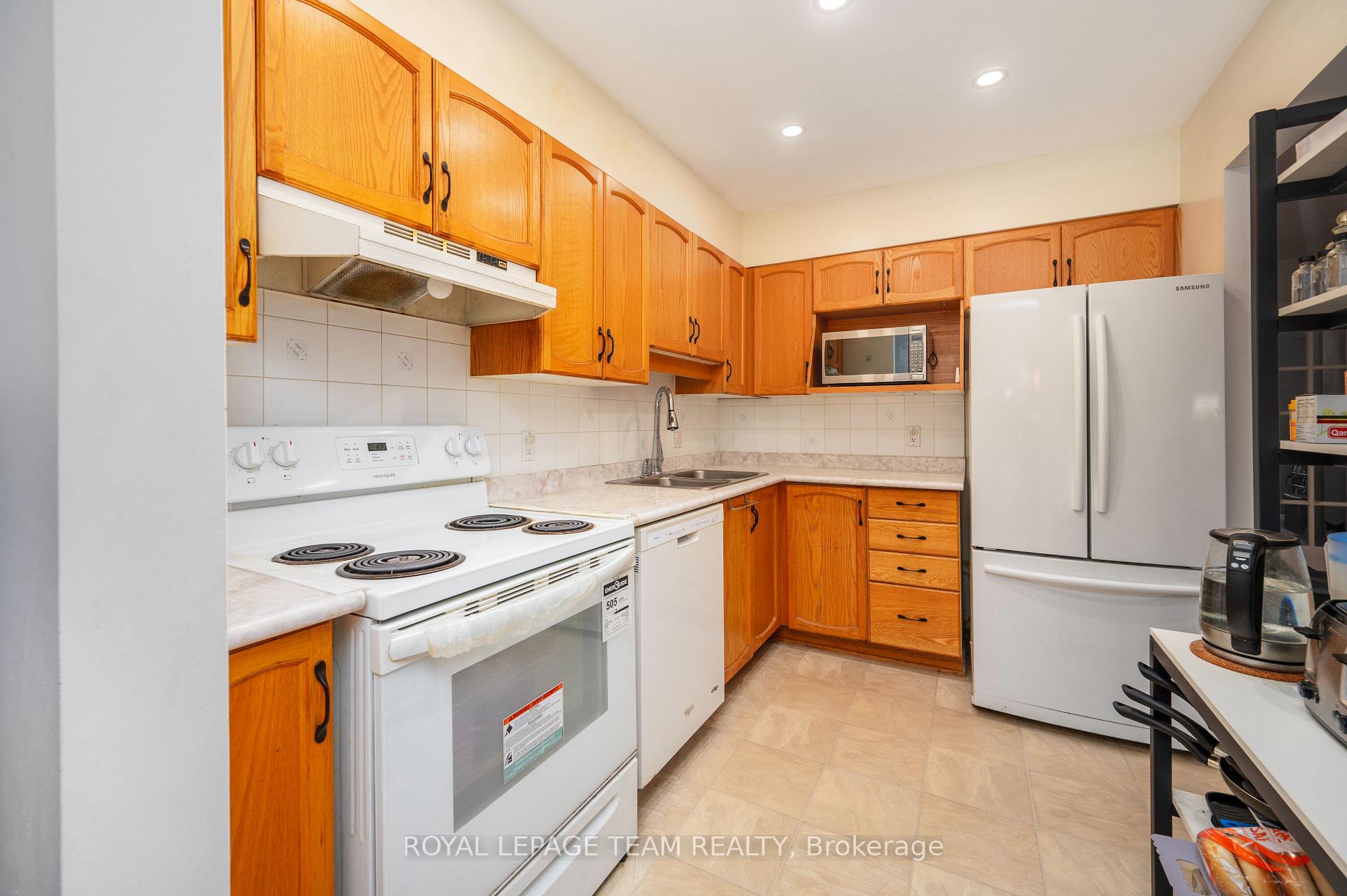 Photo 8 of 74 Royal Field Crescent, Ottawa, Barrhaven - Longfields — HOMEH