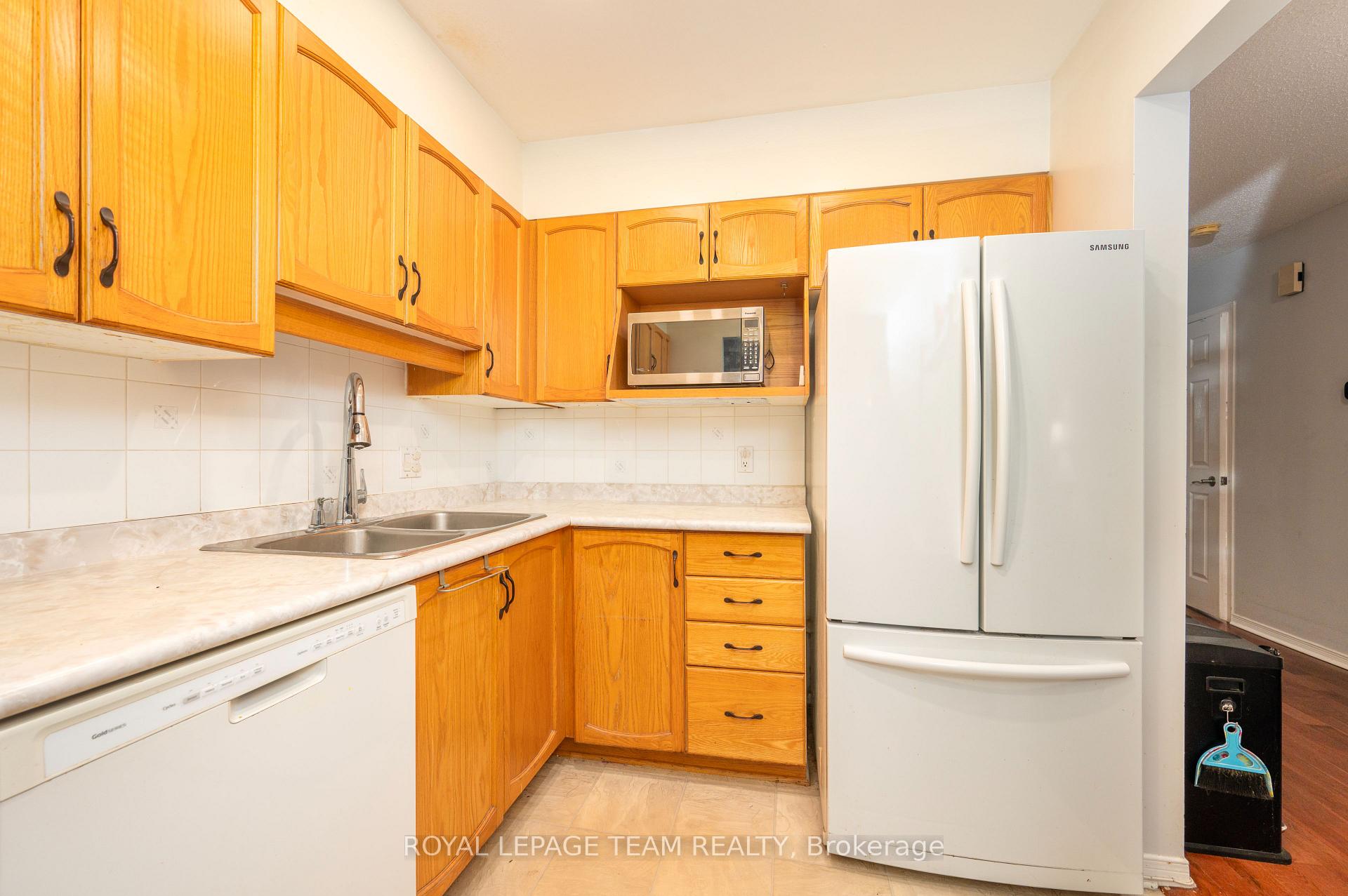 Photo 10 of 74 Royal Field Crescent, Ottawa, Barrhaven - Longfields — HOMEH