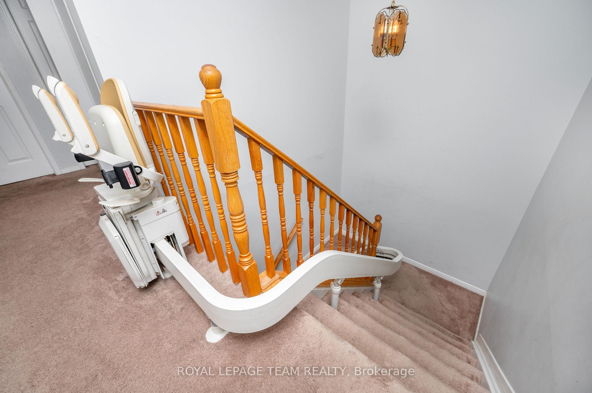 Photo 12 of 74 Royal Field Crescent, Ottawa, Barrhaven - Longfields — HOMEH